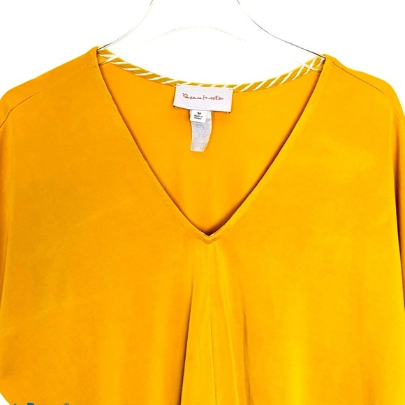 DREAM INVESTOR Gold V-Neck Knotted Top Size Medium - Picture 2 of 6